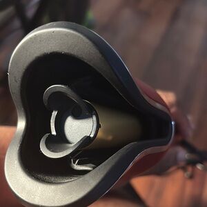 Heart-Shaped Hair Curler - Black and Gold